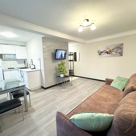 Artal Apartment On Obolonskyi Avenue 16 Kyjev Exteriér fotografie